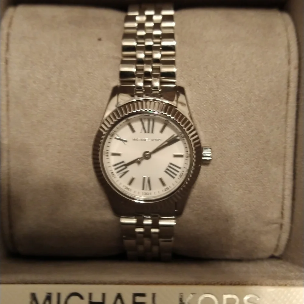 Watch - Picture 4 of 5